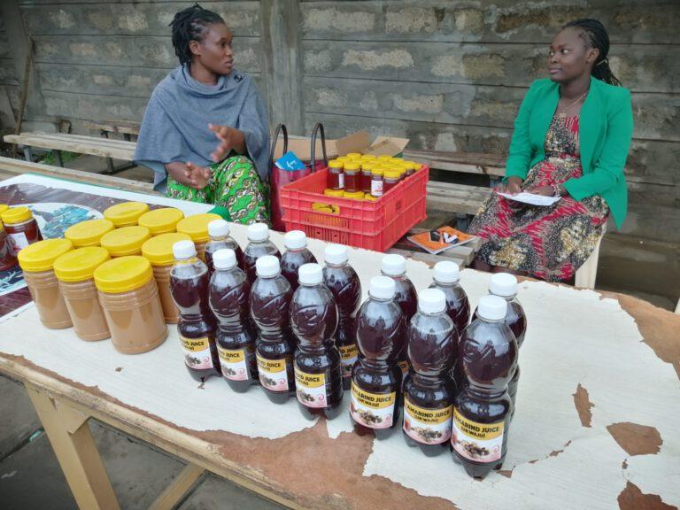 Laici Comboniani del Kenya producono succo di tamarindo per l’autosufficienza economica